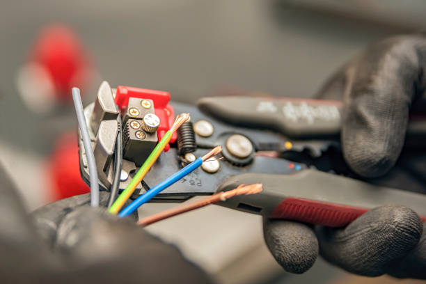 Best Affordable Emergency Electrician  in Benton, LA